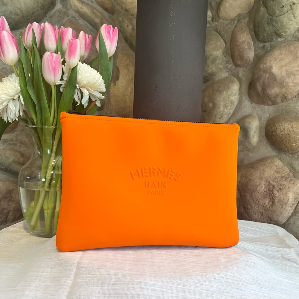SOLD Authentic Hermès Medium Neobain Case